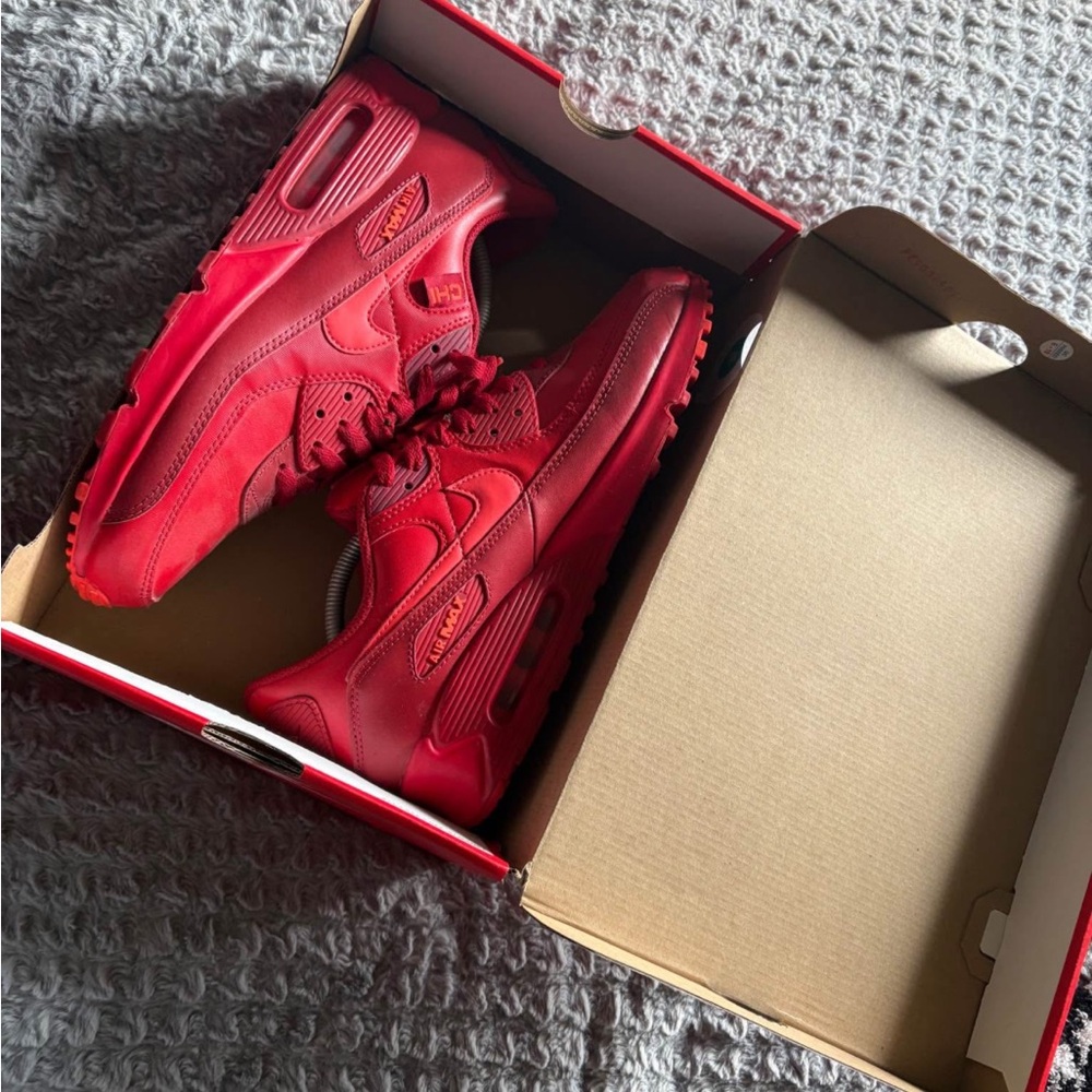 Nike Air Max 90 City Special in Bold Red